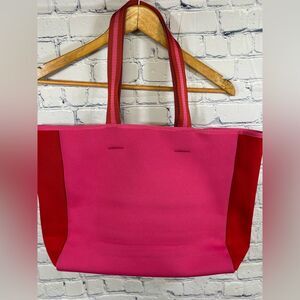 Summersalt Neoprene Hibiscus & Lava Water-resistant Beach Web Handle Beach Tote